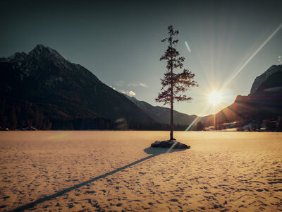 Hintersee - Felsen im Wasser: warmer Sonnenuntergang